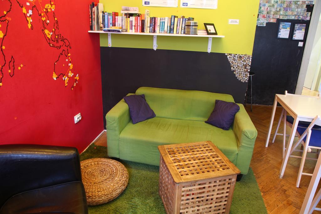 Hostel Zeppelin Ljubljana Exteriör bild